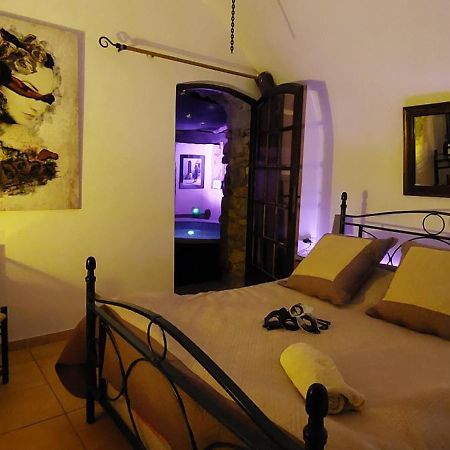 קאלבי Chambre Love Romantique Avec Spa Privee מראה חיצוני תמונה
