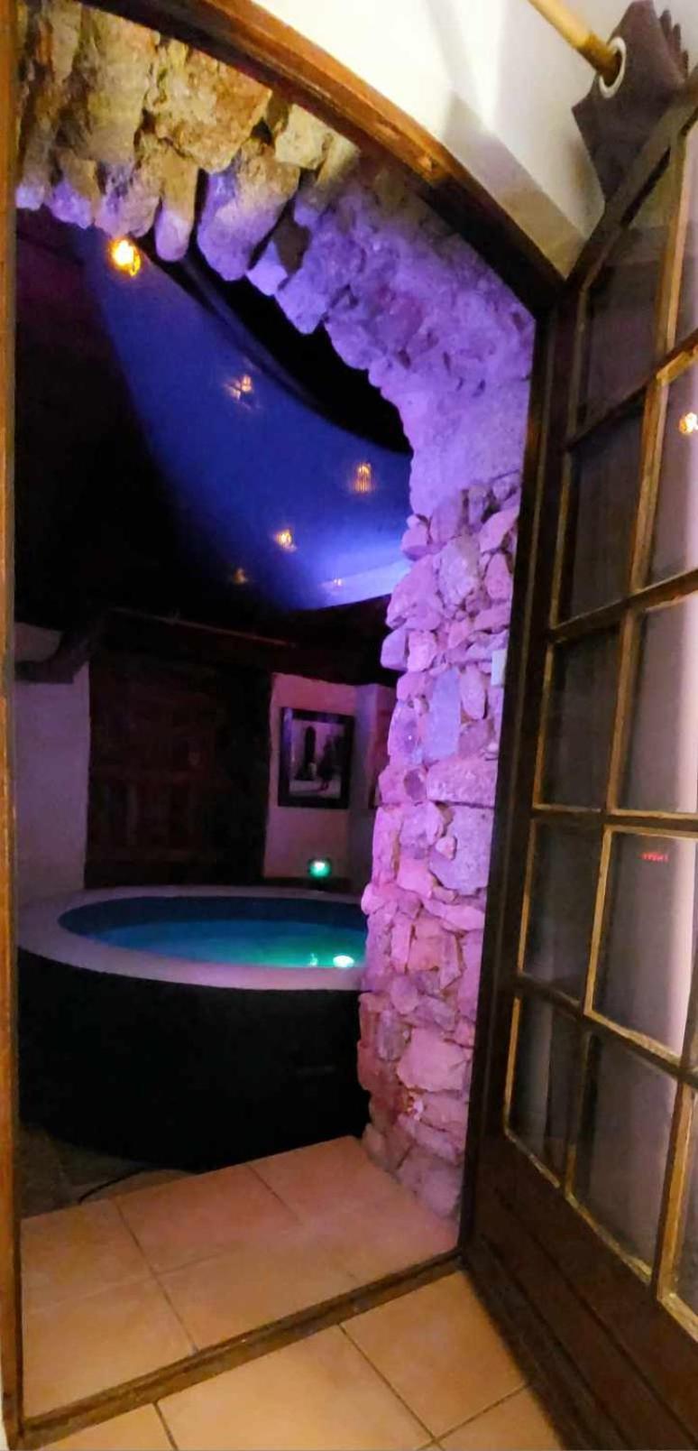 קאלבי Chambre Love Romantique Avec Spa Privee מראה חיצוני תמונה